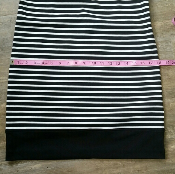 Laundry by Shelli Segal Black and White Striped - Picture 8 of 8